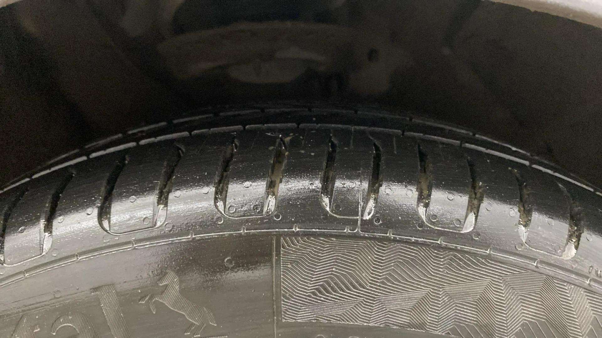 RHS-Front-Tyre-Tread-18