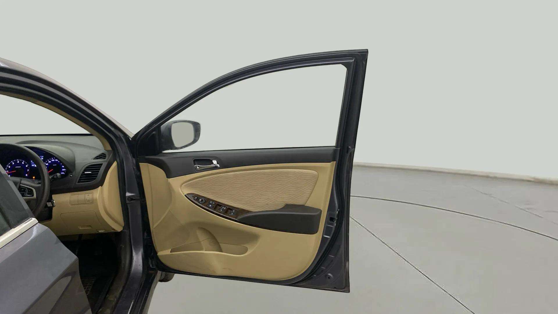 RHS-Front-Door-Open-32