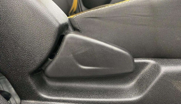 2022 Renault Kwid CLIMBER 1.0 AMT, Petrol, Automatic, 31,540 km, Driver Side Adjustment Panel
