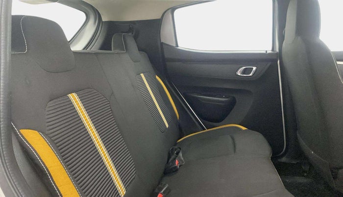 2022 Renault Kwid CLIMBER 1.0 AMT, Petrol, Automatic, 31,540 km, Right Side Rear Door Cabin