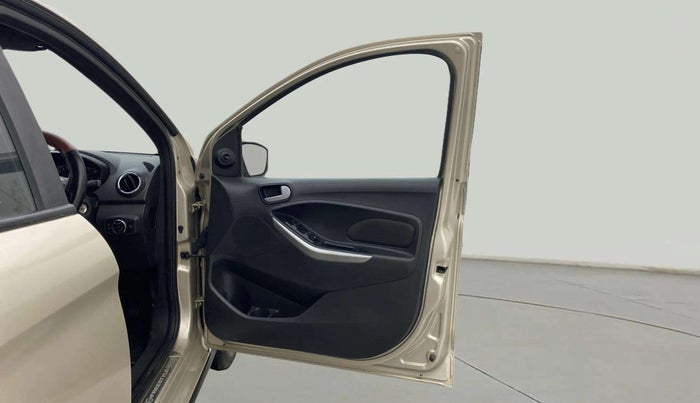 2018 Ford FREESTYLE TREND 1.2 PETROL, Petrol, Manual, 32,734 km, RHS Front Door