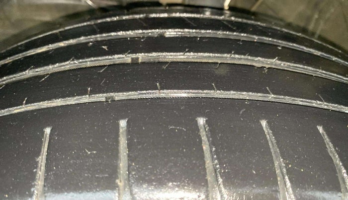2017 Maruti Baleno ZETA PETROL 1.2, Petrol, Manual, 92,768 km, Left Front Tyre Tread
