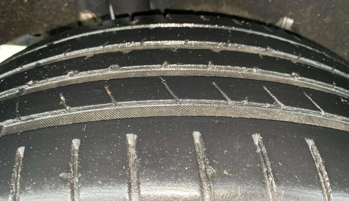 2017 Maruti Baleno ZETA PETROL 1.2, Petrol, Manual, 92,768 km, Right Rear Tyre Tread