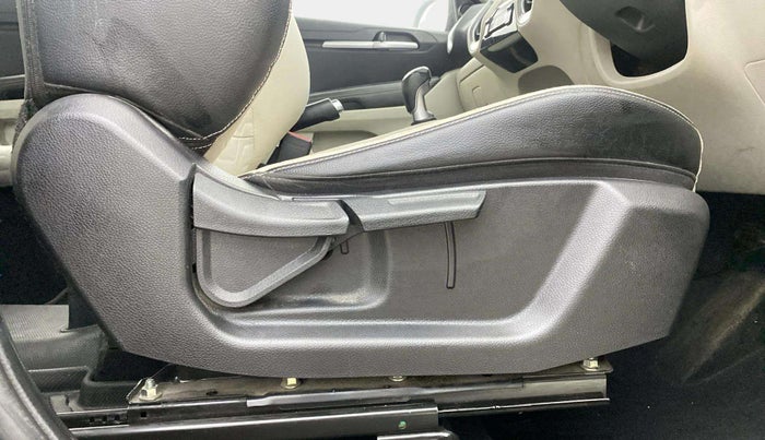 2021 KIA SONET HTX 1.0 IMT, Petrol, Manual, 46,491 km, Driver Side Adjustment Panel