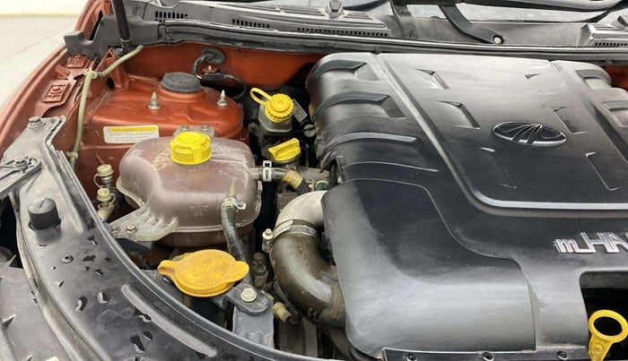2018 Mahindra XUV500 W10 AT, Diesel, Automatic, 84,034 km, Engine View - Right