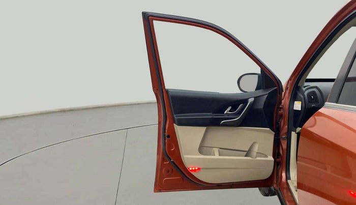 2018 Mahindra XUV500 W10 AT, Diesel, Automatic, 84,034 km, LHS Front Door