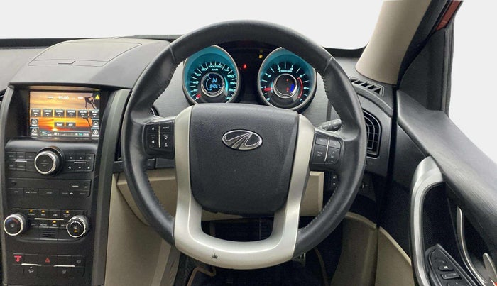 2018 Mahindra XUV500 W10 AT, Diesel, Automatic, 84,034 km, Steering Wheel Close Up