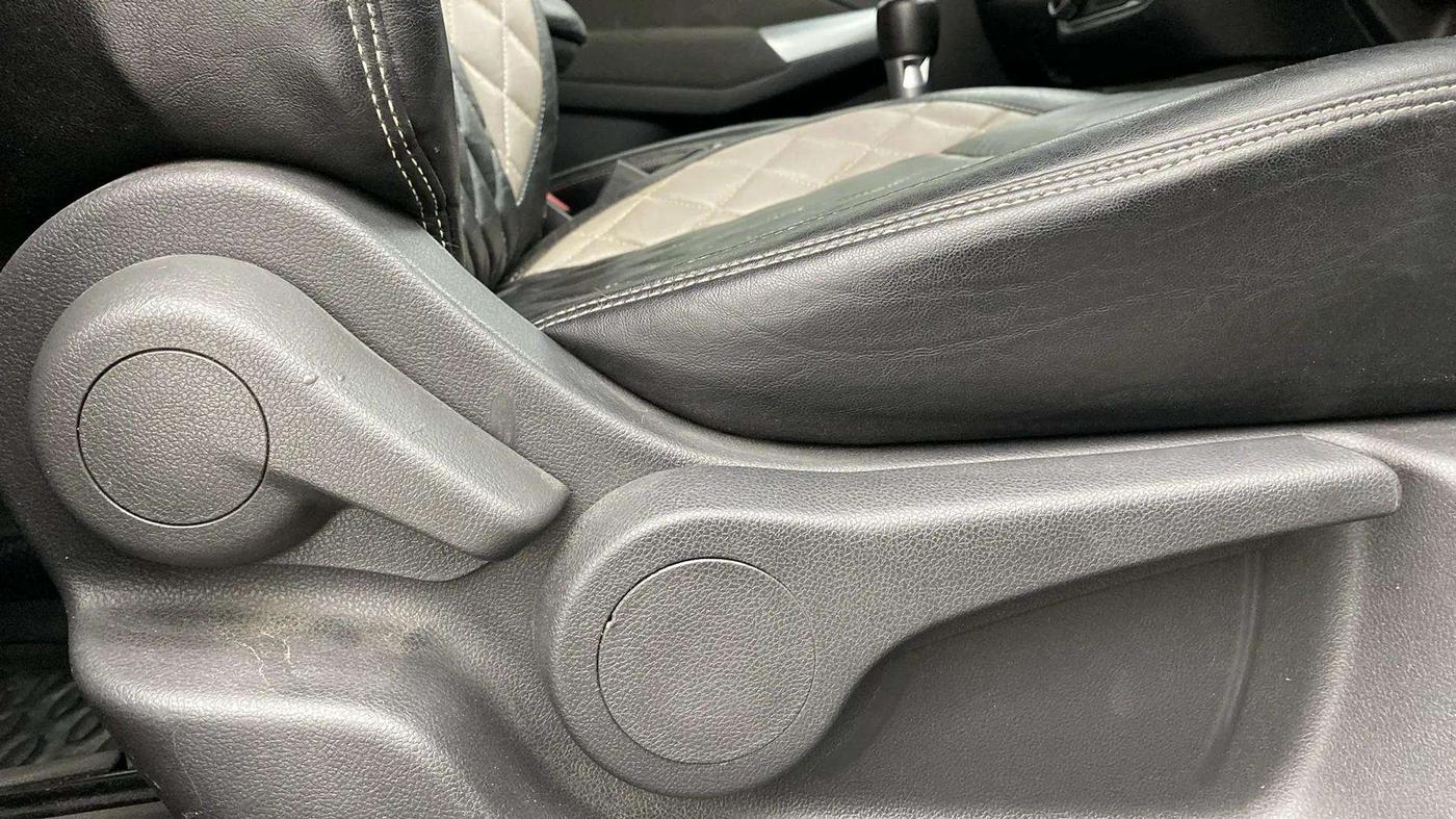2021 Nissan Kicks XV 1.5, Petrol, Manual, 91,708 km, Driver Side Adjustment Panel