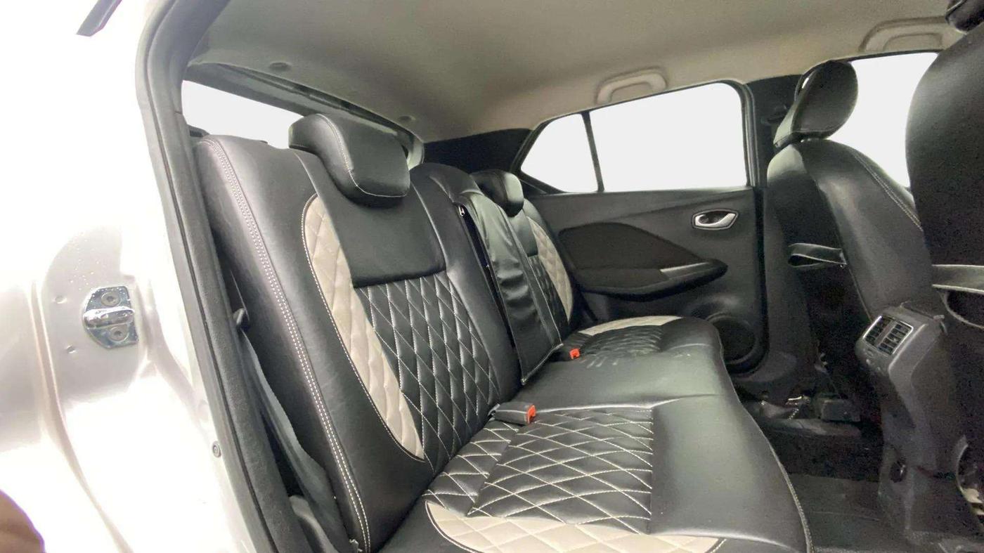 2021 Nissan Kicks XV 1.5, Petrol, Manual, 91,708 km, Right Side Rear Door Cabin
