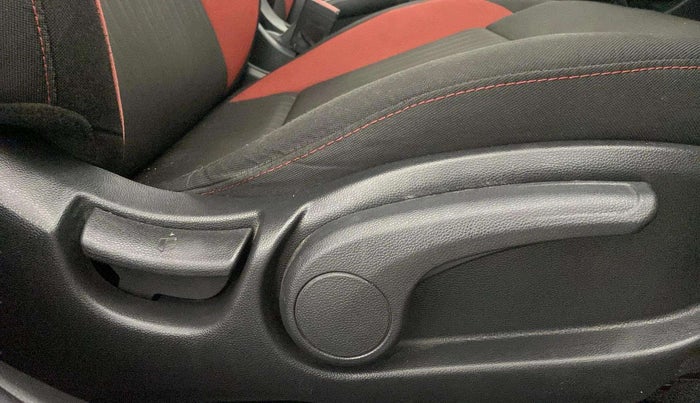 2018 Hyundai Elite i20 ASTA 1.2 DUAL TONE, Petrol, Manual, 58,718 km, Driver Side Adjustment Panel