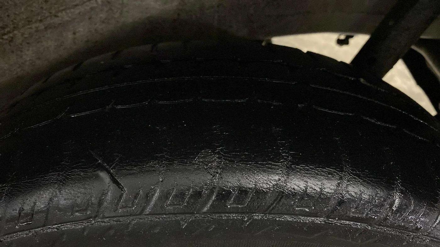 2017 Maruti Wagon R 1.0 VXI AMT, Petrol, Automatic, 28,047 km, Left Rear Tyre Tread