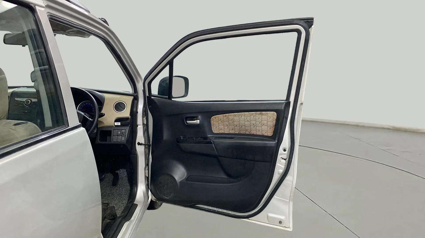 2017 Maruti Wagon R 1.0 VXI AMT, Petrol, Automatic, 28,047 km, RHS Front Door