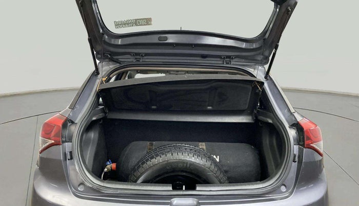 2016 Hyundai Elite i20 MAGNA 1.2, CNG, Manual, 74,129 km, Boot Open Zoomed View