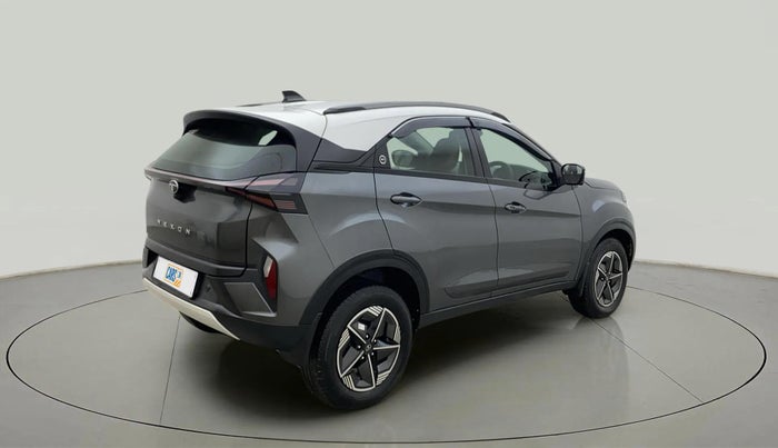 2024 Tata NEXON CREATIVE + SUNROOF AMT DUAL TONE 1.5 DIESEL, Diesel, Automatic, 18,494 km, Right Back Diagonal
