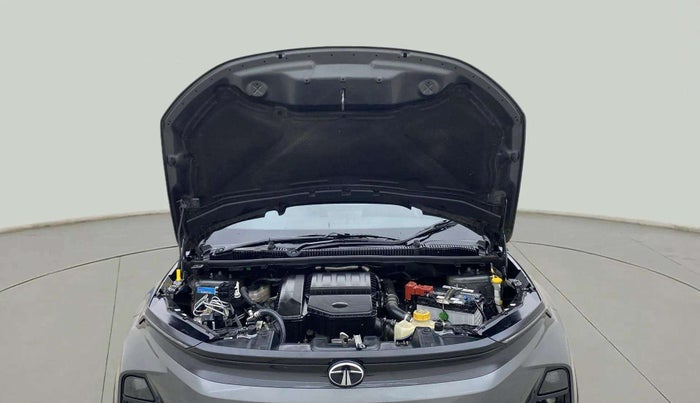 2024 Tata NEXON CREATIVE + SUNROOF AMT DUAL TONE 1.5 DIESEL, Diesel, Automatic, 18,494 km, Open Bonet