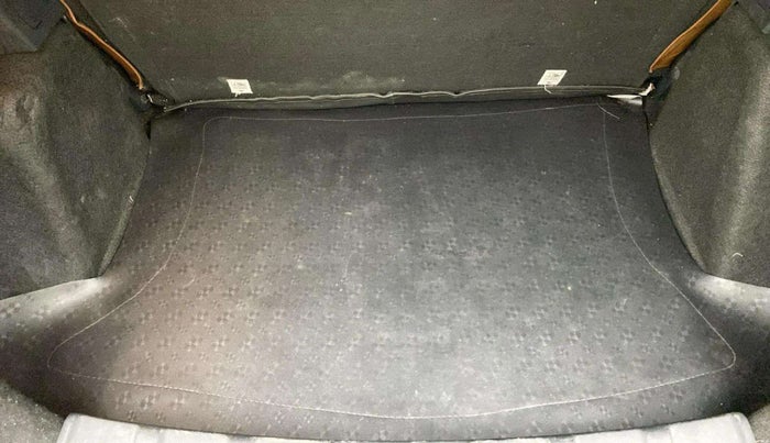 2024 Tata NEXON CREATIVE + SUNROOF AMT DUAL TONE 1.5 DIESEL, Diesel, Automatic, 18,494 km, Boot Inside
