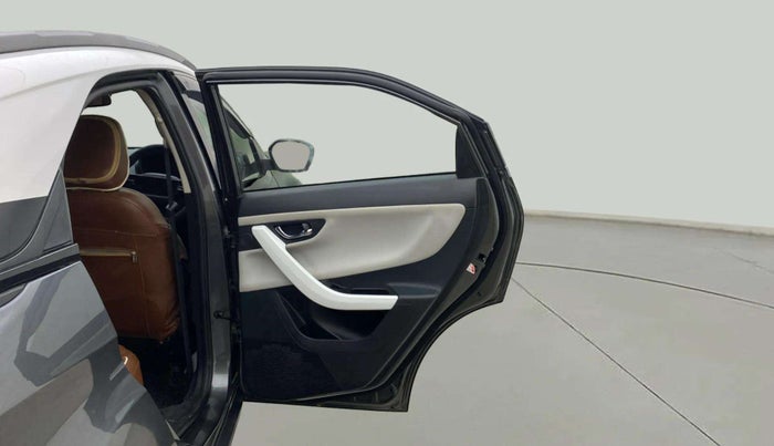 2024 Tata NEXON CREATIVE + SUNROOF AMT DUAL TONE 1.5 DIESEL, Diesel, Automatic, 18,494 km, RHS Rear Door