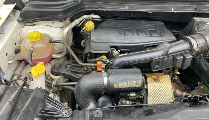 2019 Mahindra XUV300 W4 1.2 PETROL, Petrol, Manual, 70,745 km, Engine View - Right