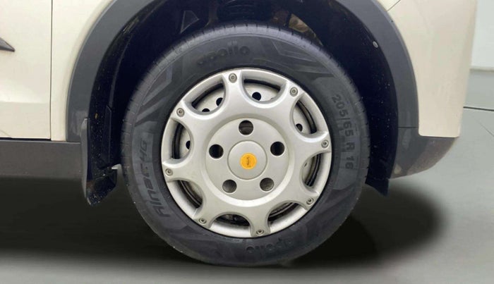 2019 Mahindra XUV300 W4 1.2 PETROL, Petrol, Manual, 70,745 km, Right Front Wheel