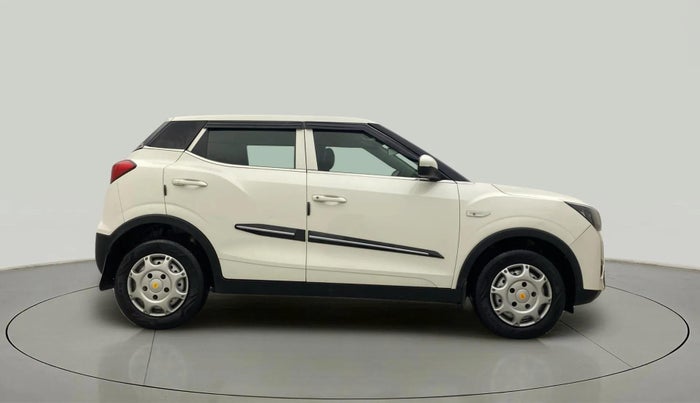 2019 Mahindra XUV300 W4 1.2 PETROL, Petrol, Manual, 70,745 km, Right Side View