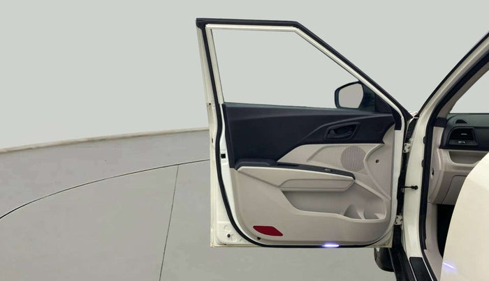 2019 Mahindra XUV300 W4 1.2 PETROL, Petrol, Manual, 70,745 km, LHS Front Door
