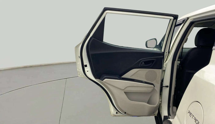 2019 Mahindra XUV300 W4 1.2 PETROL, Petrol, Manual, 70,745 km, LHS Rear Door