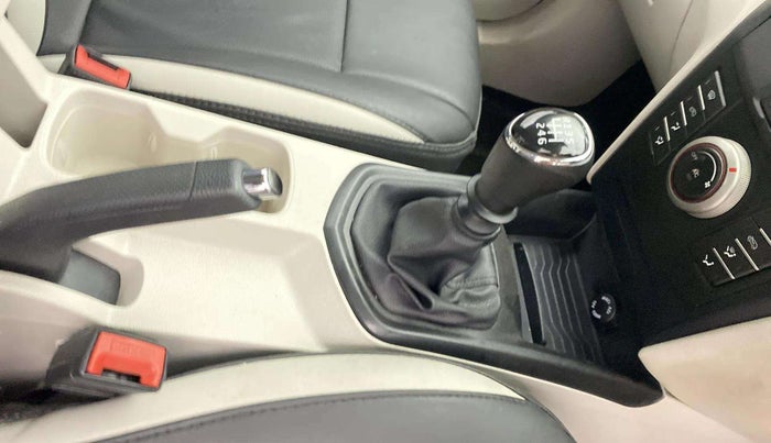 2019 Mahindra XUV300 W4 1.2 PETROL, Petrol, Manual, 70,745 km, Gear Lever