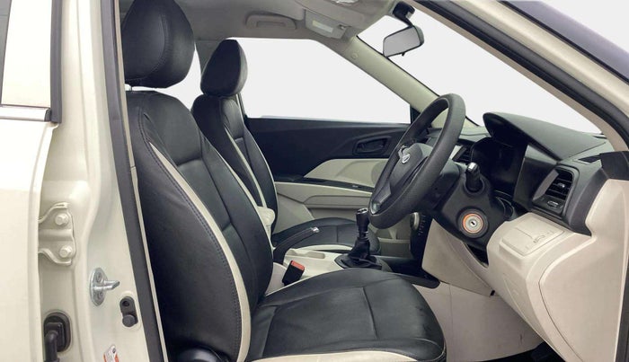 2019 Mahindra XUV300 W4 1.2 PETROL, Petrol, Manual, 70,745 km, Right Side Front Door Cabin