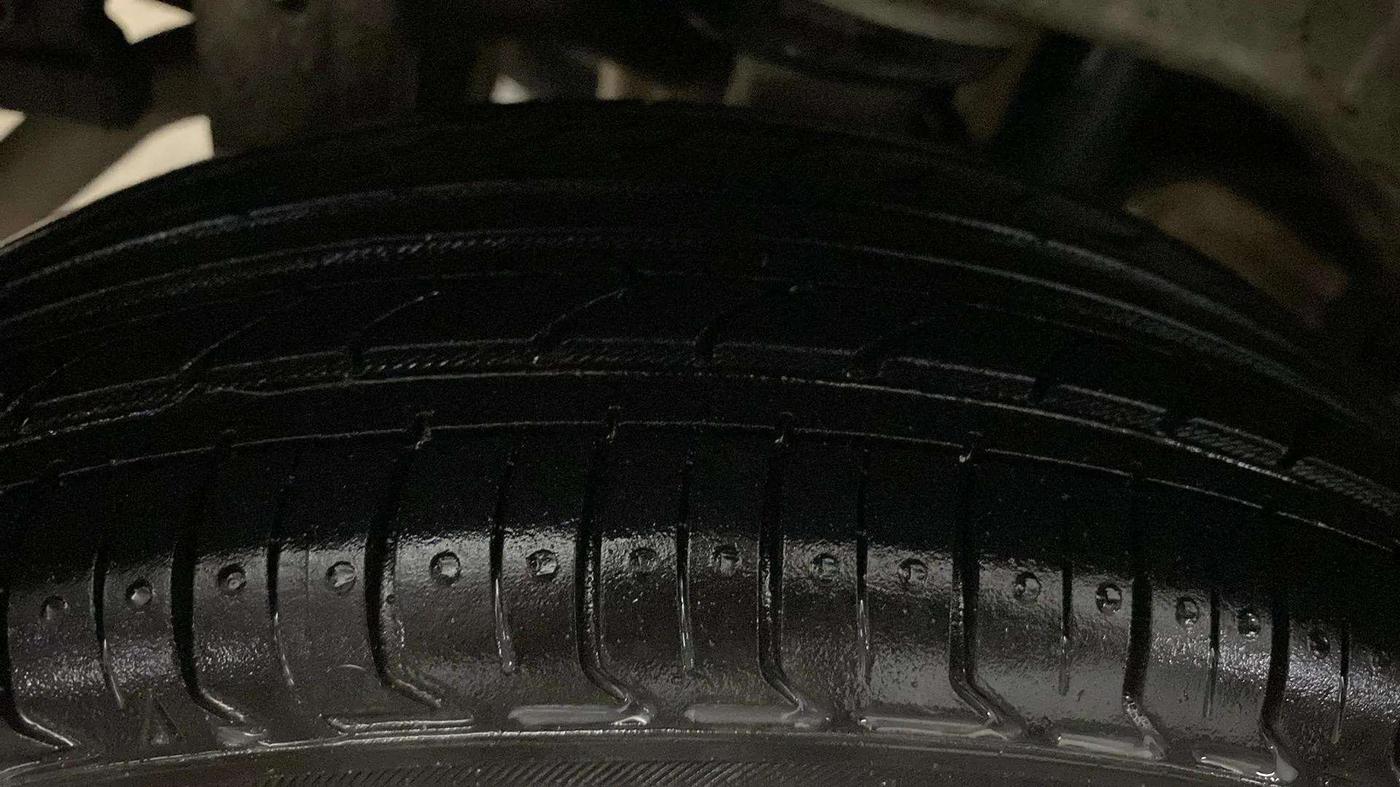 2015 Maruti Alto K10 VXI, Petrol, Manual, 37,448 km, Right Rear Tyre Tread