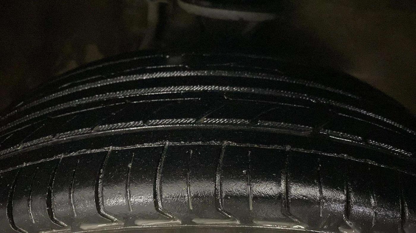 2015 Maruti Alto K10 VXI, Petrol, Manual, 37,448 km, Right Front Tyre Tread