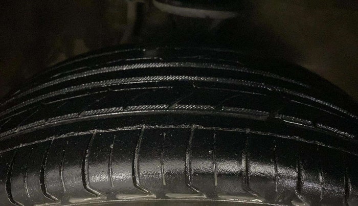 2015 Maruti Alto K10 VXI, Petrol, Manual, 37,448 km, Right Front Tyre Tread