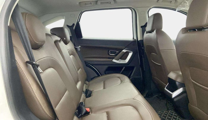 2021 Tata Harrier XZA PLUS 2.0L DUAL TONE, Diesel, Automatic, 56,042 km, Right Side Rear Door Cabin