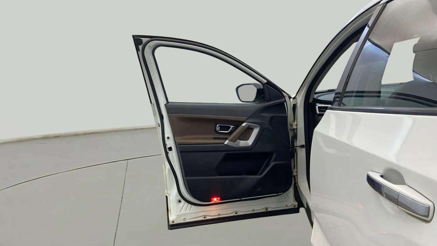 2021 Tata Harrier XZA PLUS 2.0L DUAL TONE, Diesel, Automatic, 56,042 km, LHS Front Door