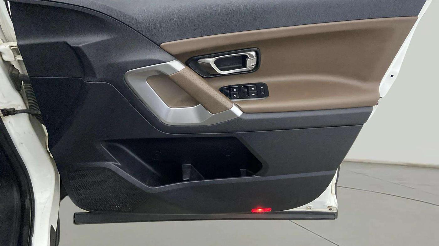 2021 Tata Harrier XZA PLUS 2.0L DUAL TONE, Diesel, Automatic, 56,042 km, Driver Side Door Panels Control