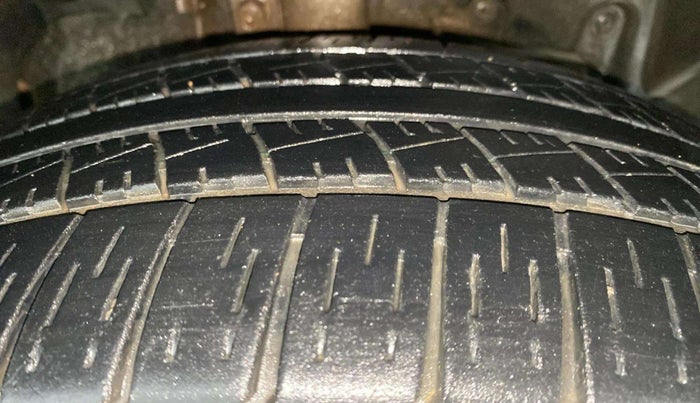 2015 Ford Ecosport TITANIUM 1.0L ECOBOOST, Petrol, Manual, 74,538 km, Right Front Tyre Tread