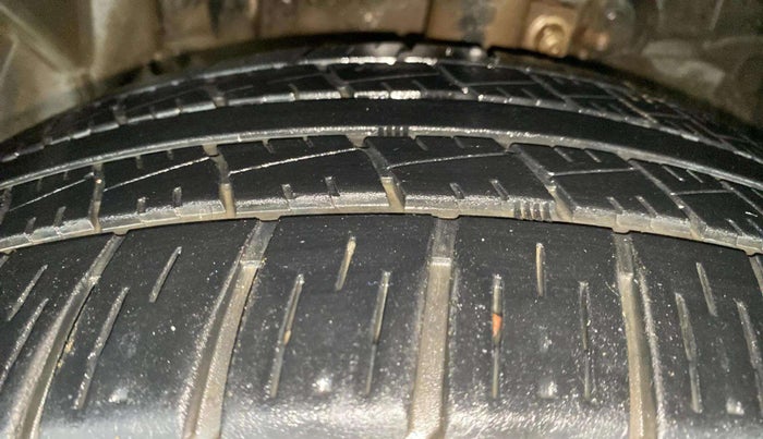 2015 Ford Ecosport TITANIUM 1.0L ECOBOOST, Petrol, Manual, 74,538 km, Left Front Tyre Tread