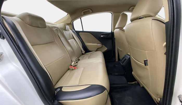 2016 Honda City 1.5L I-VTEC V MT, Petrol, Manual, 1,26,306 km, Right Side Rear Door Cabin