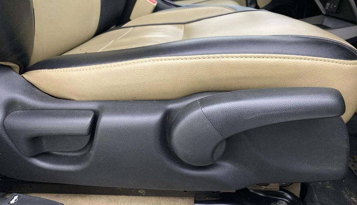 2016 Honda City 1.5L I-VTEC V MT, Petrol, Manual, 1,26,306 km, Driver Side Adjustment Panel