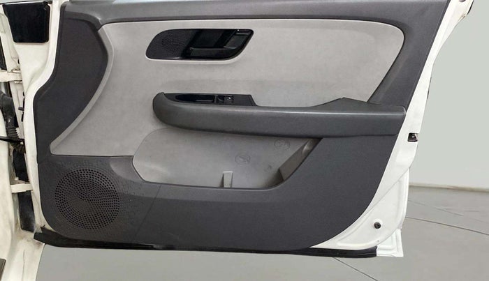 2021 Tata ALTROZ XE PETROL, Petrol, Manual, 44,442 km, Driver Side Door Panels Control