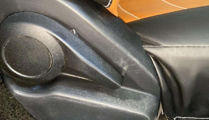 2021 Tata ALTROZ XE PETROL, Petrol, Manual, 44,442 km, Driver Side Adjustment Panel