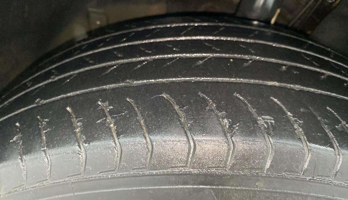 2022 Skoda KUSHAQ ACTIVE 1.0L TSI MT, Petrol, Manual, 40,742 km, Left Front Tyre Tread