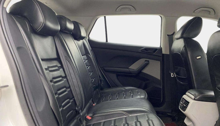 2022 Skoda KUSHAQ ACTIVE 1.0L TSI MT, Petrol, Manual, 40,742 km, Right Side Rear Door Cabin