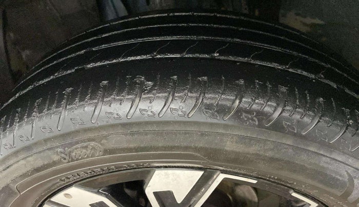 2022 Renault Kiger RXZ MT, Petrol, Manual, 48,803 km, Left Rear Tyre Tread