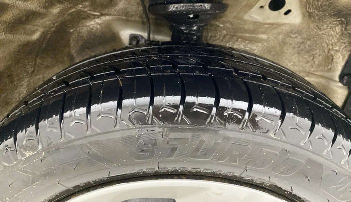 2017 Maruti Wagon R 1.0 VXI, CNG, Manual, 70,822 km, Right Front Tyre Tread