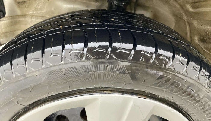2017 Maruti Wagon R 1.0 VXI, CNG, Manual, 70,822 km, Left Front Tyre Tread