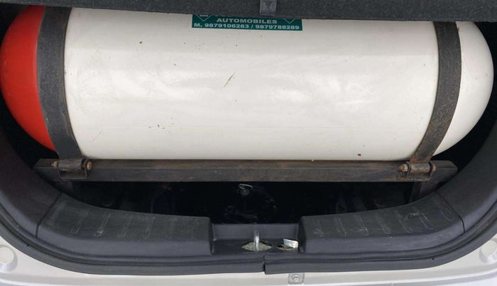 2017 Maruti Wagon R 1.0 VXI, CNG, Manual, 70,822 km, Boot Inside