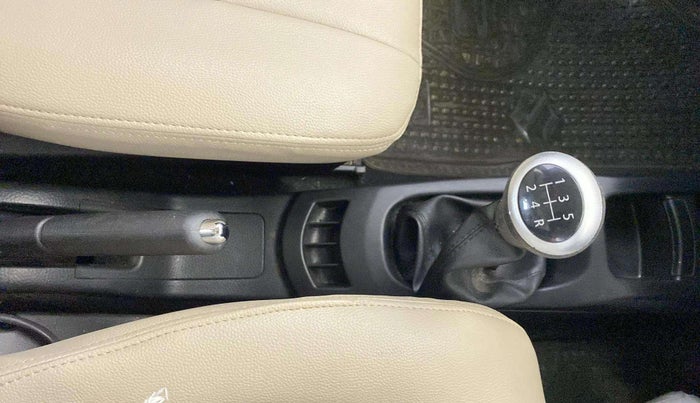 2017 Maruti Wagon R 1.0 VXI, CNG, Manual, 70,822 km, Gear Lever