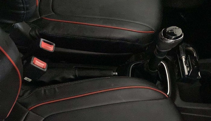 2019 Renault Kwid RXT 1.0 (O), Petrol, Manual, 72,433 km, Gear Lever