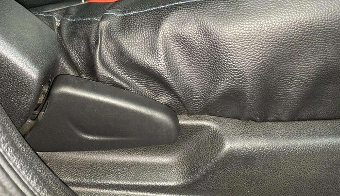 2019 Renault Kwid RXT 1.0 (O), Petrol, Manual, 72,433 km, Driver Side Adjustment Panel