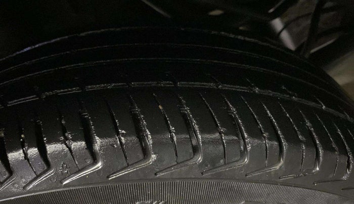 2019 Renault Kwid RXT 1.0 (O), Petrol, Manual, 72,433 km, Right Rear Tyre Tread